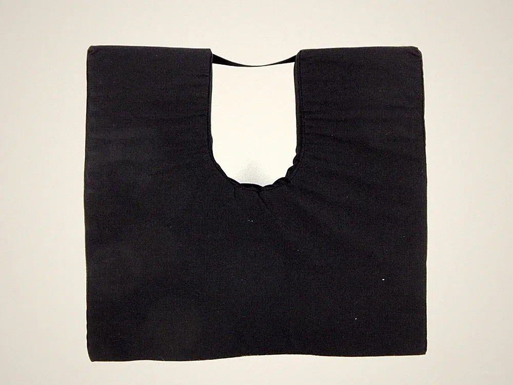 Keilkissen Orthopädisches Reha Chiro Keilkissen 40cm x 35cm x 9,1cm in Schwarz