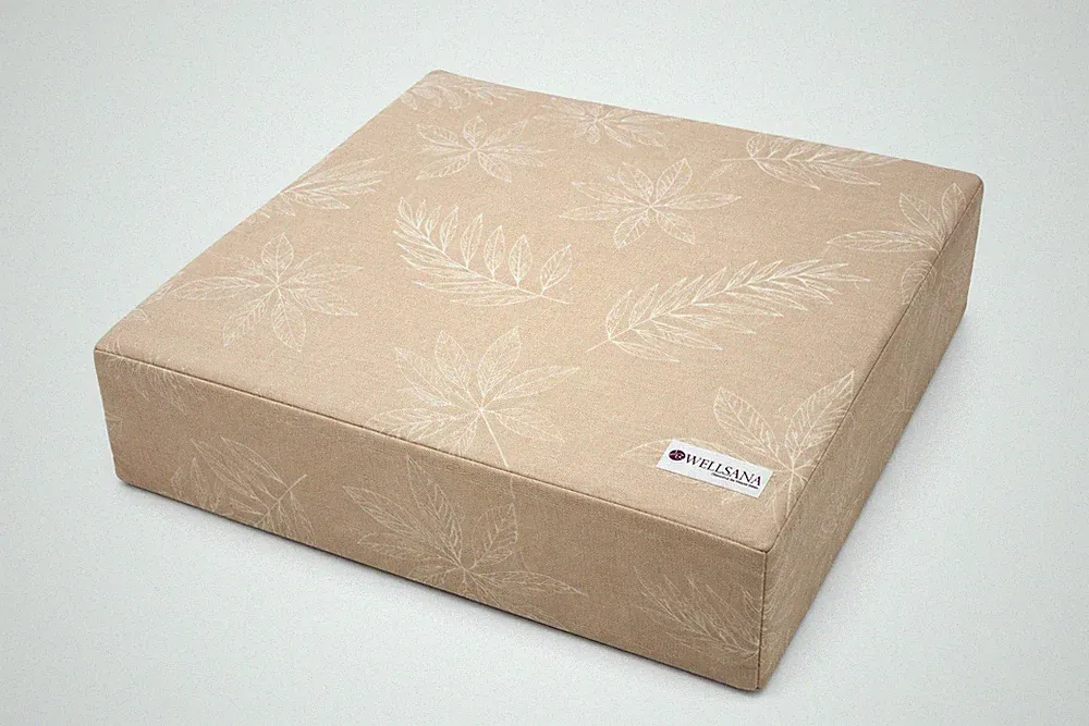 Wellsana Sitzerhöhung Sitzkissen 40x48x10 cm Beige Orthopädisches Keilkissen Neu